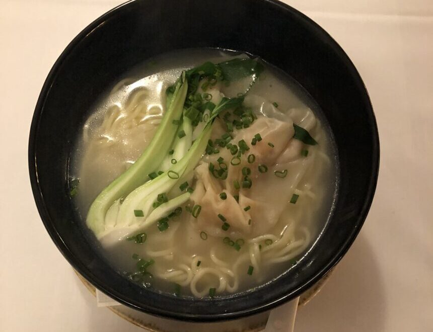 708 馄炖汤面 | Wan-Tan-Suppe (8 Stk) mit Nudeln | mit Krevette | 29.50