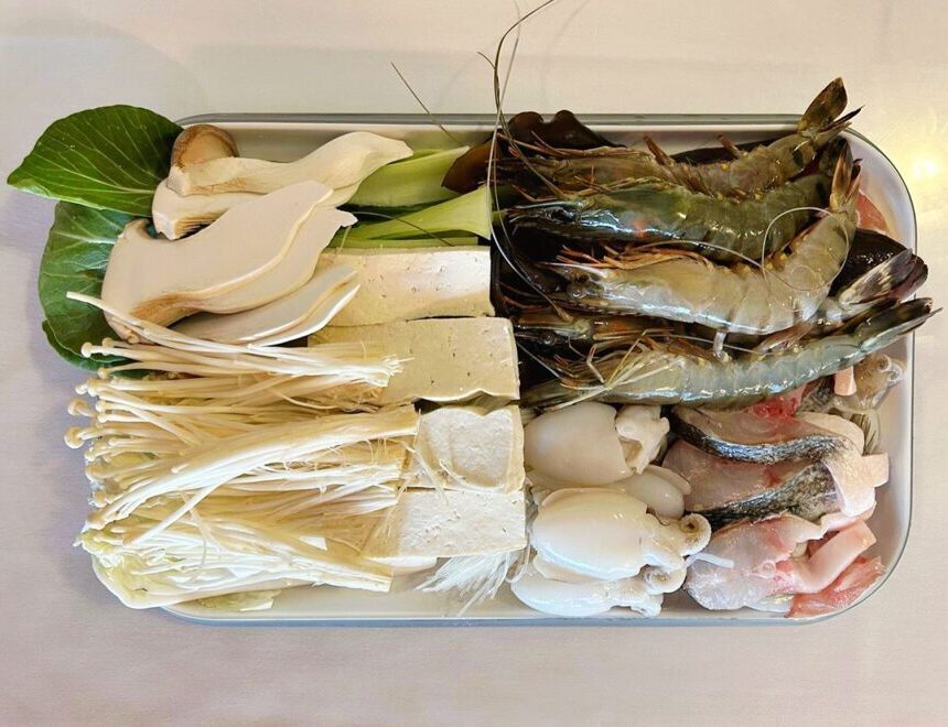 307 蔬菜加海鲜 | Gemüseteller mit Meeresfrüchte | Krevetten, Tintenfisch, Fisch | 59.50