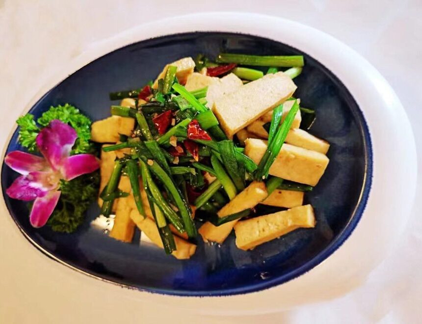 602 韭菜豆干 | Gebratener Schnittknoblauch mit getrocknetem Tofu | 29.50